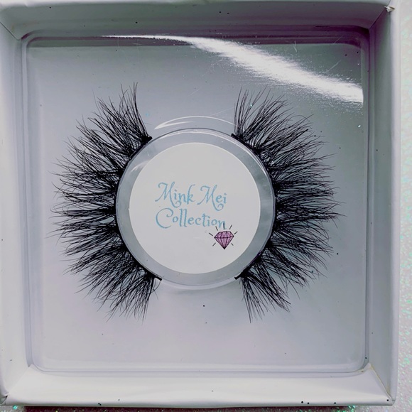 Mink Lashes - Picture 1 of 5